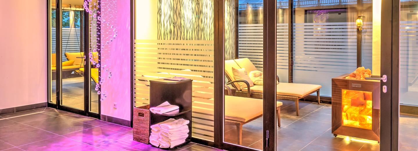 © Wolfgang Alberty Bauchkribbeln im Wellnessparadies in Seefeld