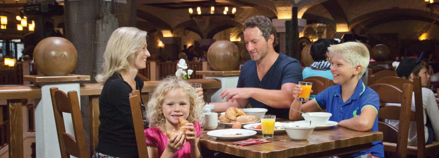 © Eurotours Heide Park Abenteuerhotel: Happy Family im Heide Park