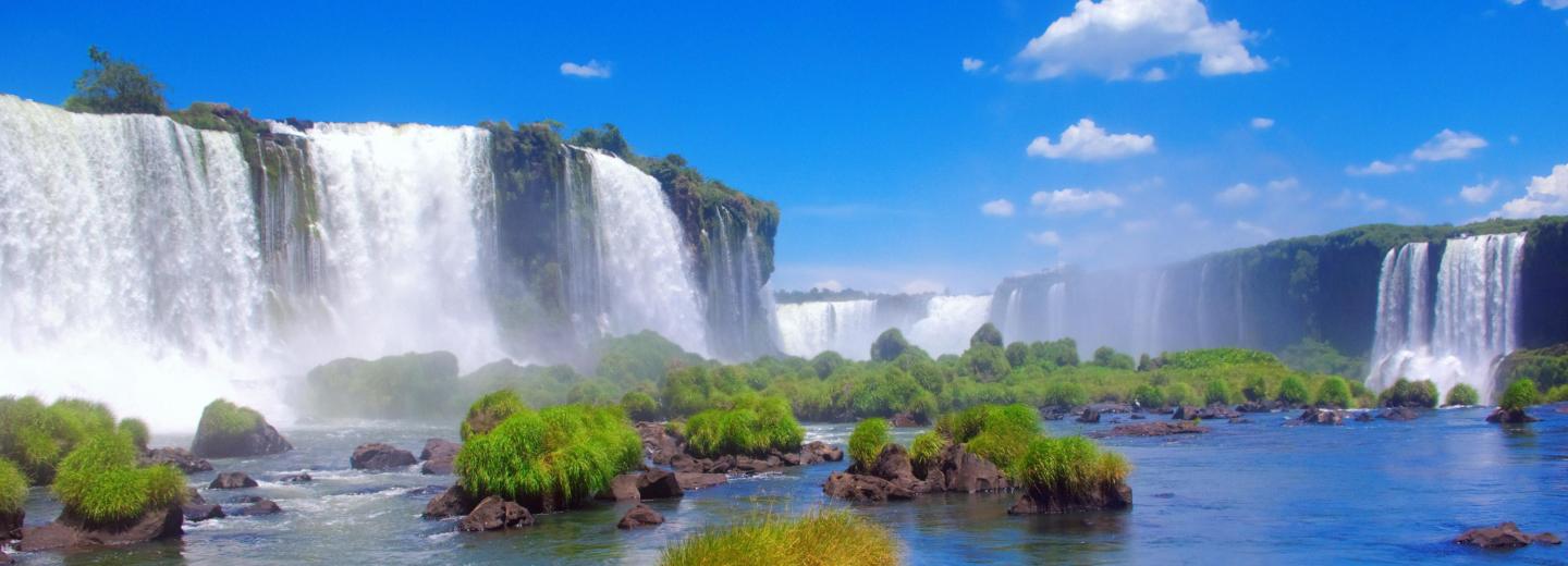 © nyiragongo - Fotolia.com Iguazú-Wasserfälle