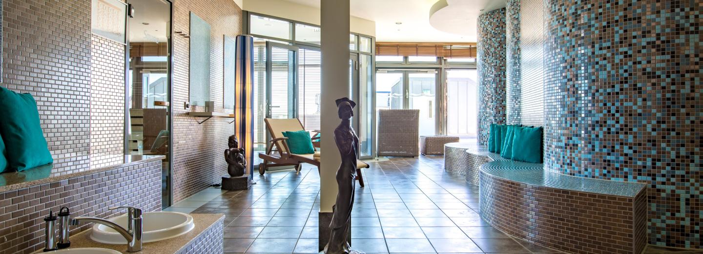 © Eurotours Rostock: Großstädtisches Flair mit hanseatischer Architektur