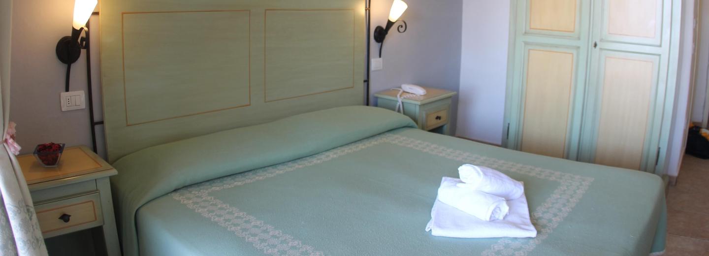 © Eurotours Doppelzimmer Seeseite