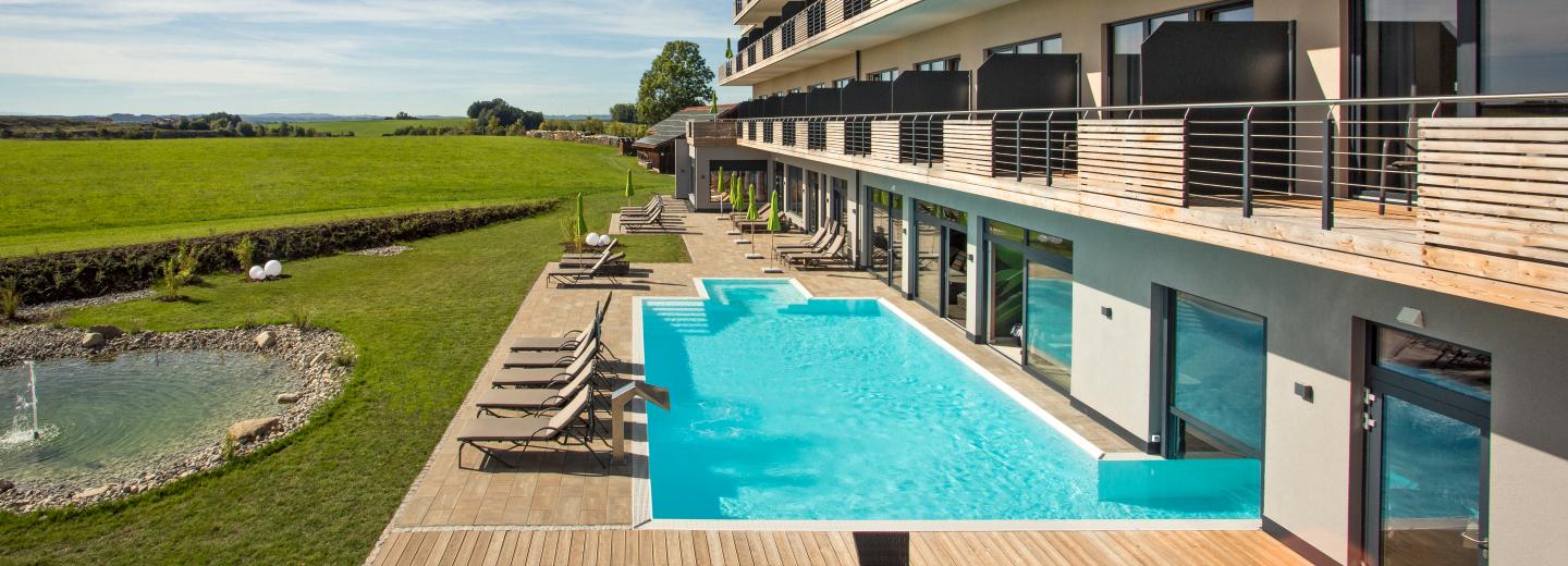 © Panoramahotel Oberjoch GmbH Luxus pur mit Porsche und Champagner im Allgäu