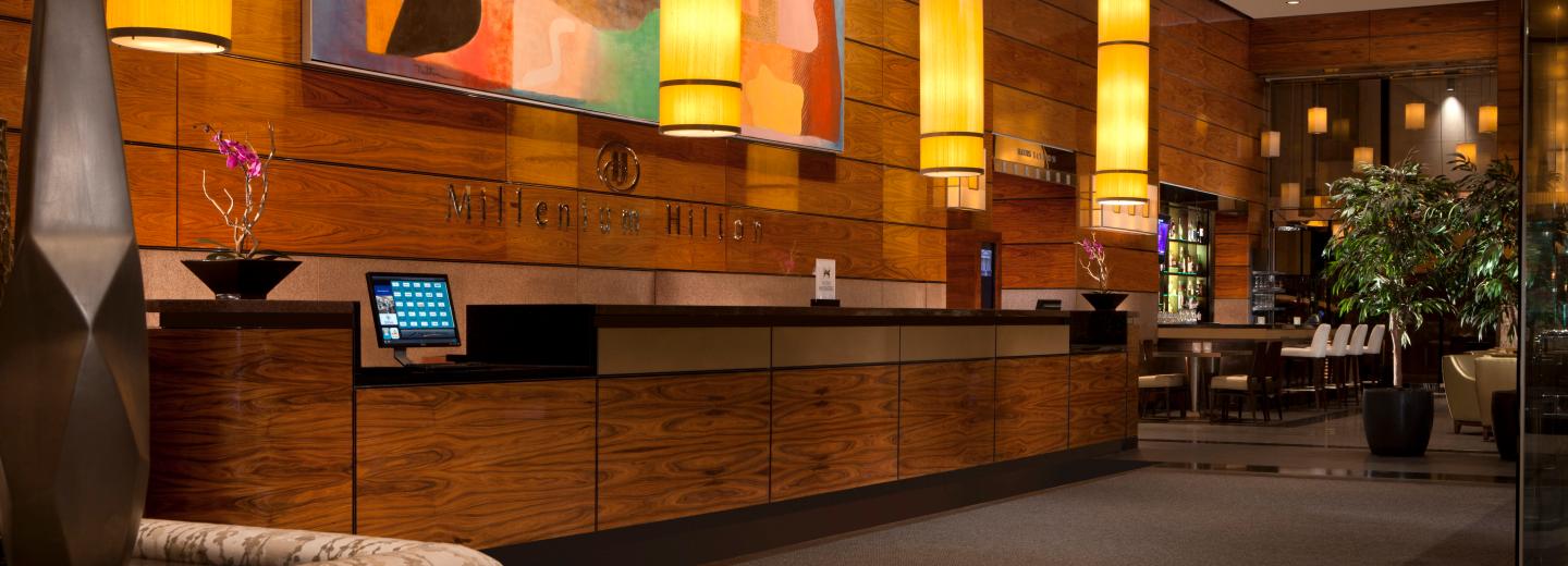 © Eurotours Hotel Millennium Hilton, New York