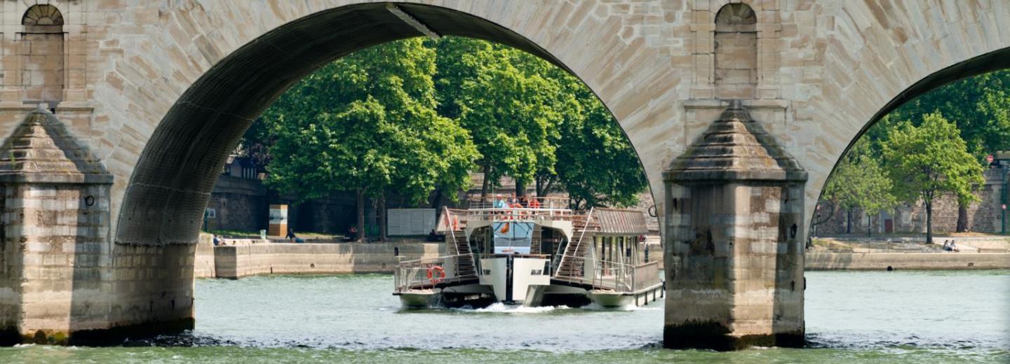 © JP Salle Schifffahrt auf der Seine