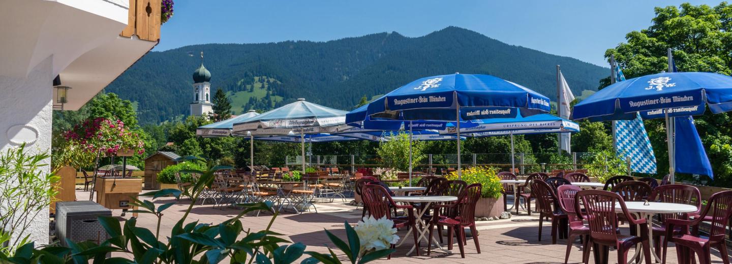 © Eurotours Oberammergau: Das Passionsdorf mit Bergpanorama