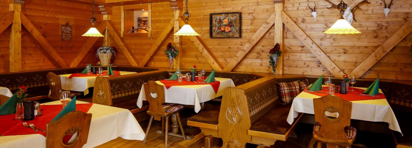 © Eurotours Alles ist schneeweiß, ich bin im Edelweiss - Hochfilzen