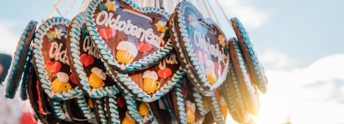 © Eurotours Dirndl und Lederhosen: Die Wiesn in München