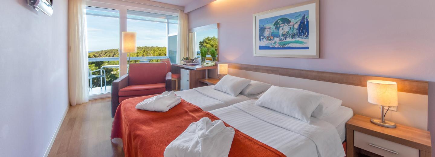 © Eurotours Standard Zimmer Plus Seeseite
