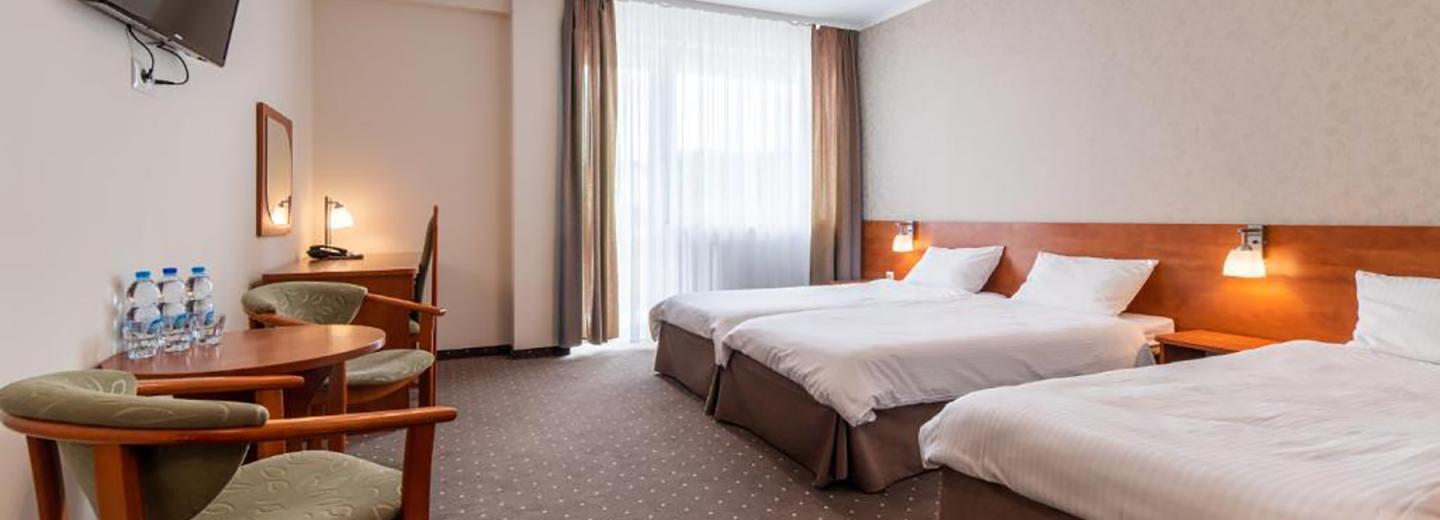© Eurotours Dreibettzimmer mit Meerblick