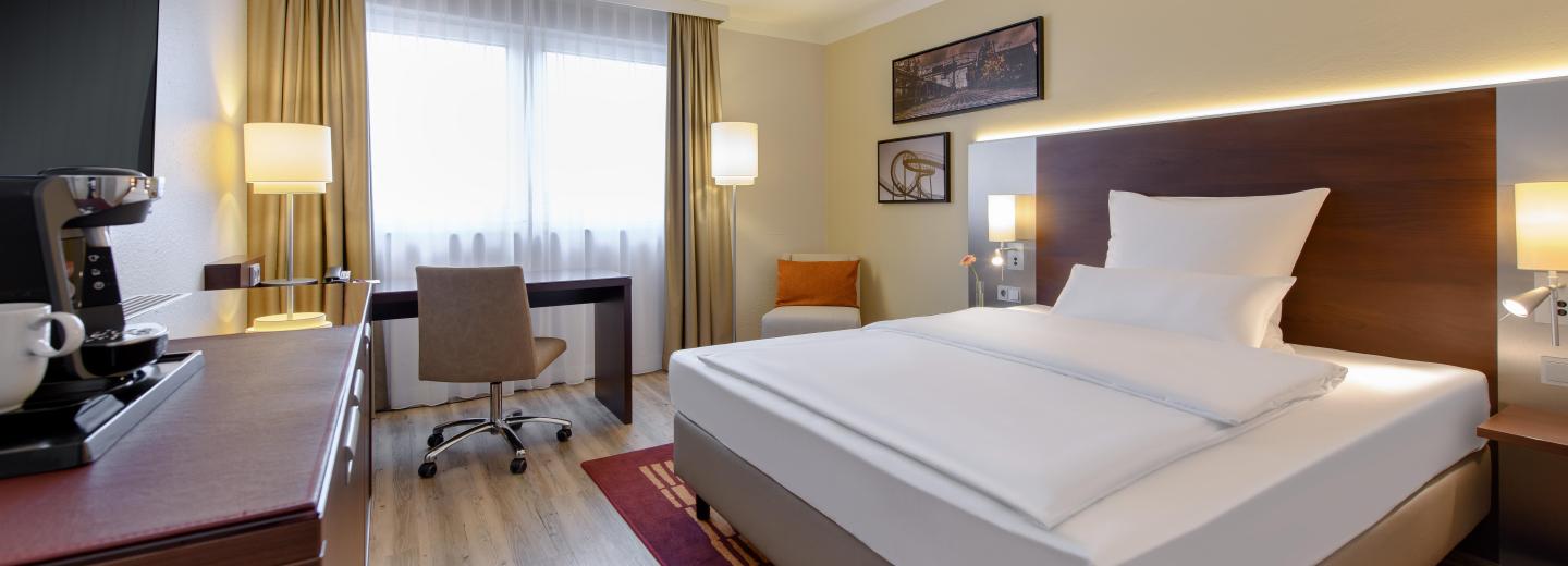 © Eurotours Standard-Zimmer mit 1 Queen-Size-Bett