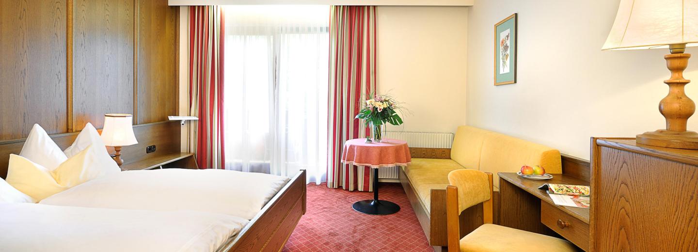 © Eurotours Doppelzimmer Standard mit Balkon