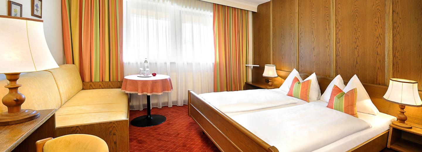 © Eurotours Doppelzimmer Standard ohne Balkon