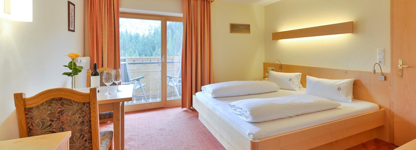 © Eurotours Doppelzimmer Standard mit Balkon