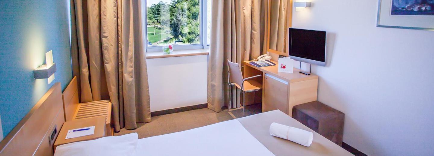 © Eurotours Zweibettzimmer Parkseite