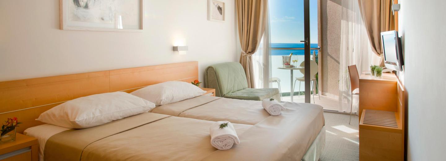 © Eurotours Zweibettzimmer Meerseite mit Balkon