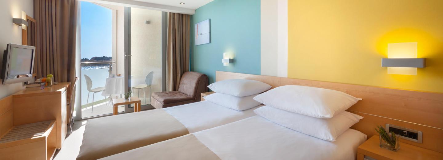 © Eurotours Zweibettzimmer Meerseite mit Balkon