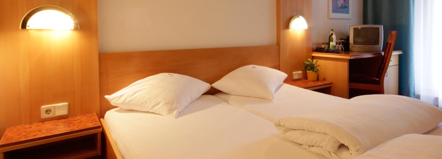 © Eurotours Doppel- oder Zweibettzimmer