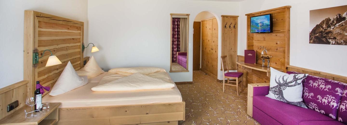 © Eurotours Zwei/Dreibettzimmer