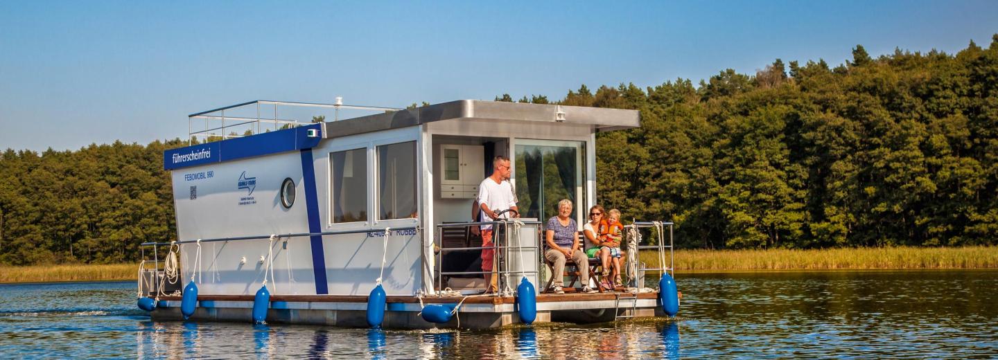 © Eurotours Mit dem Hausboot auf der Mecklenburgischen Seenplatte
