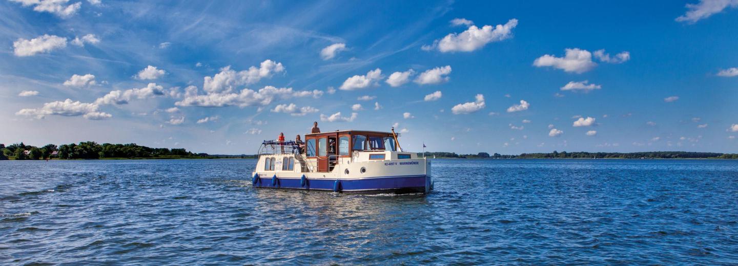 © Eurotours Mit dem Hausboot auf der Mecklenburgischen Seenplatte