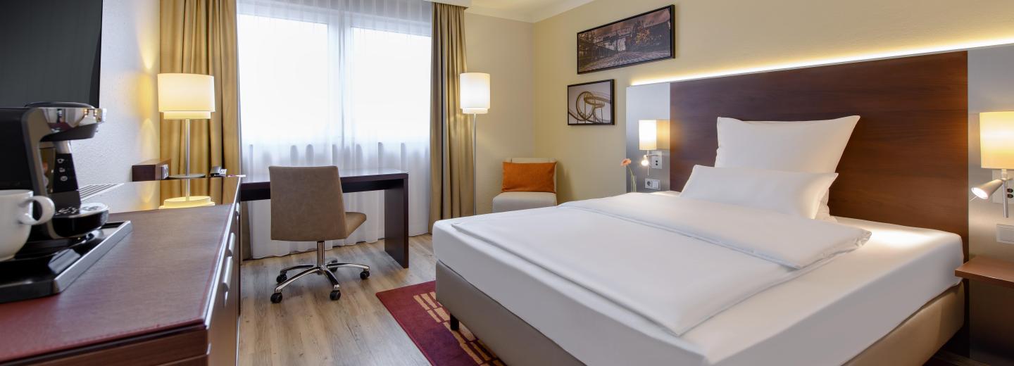 © Eurotours Standard-Zimmer mit 1 Queen-Size-Bett