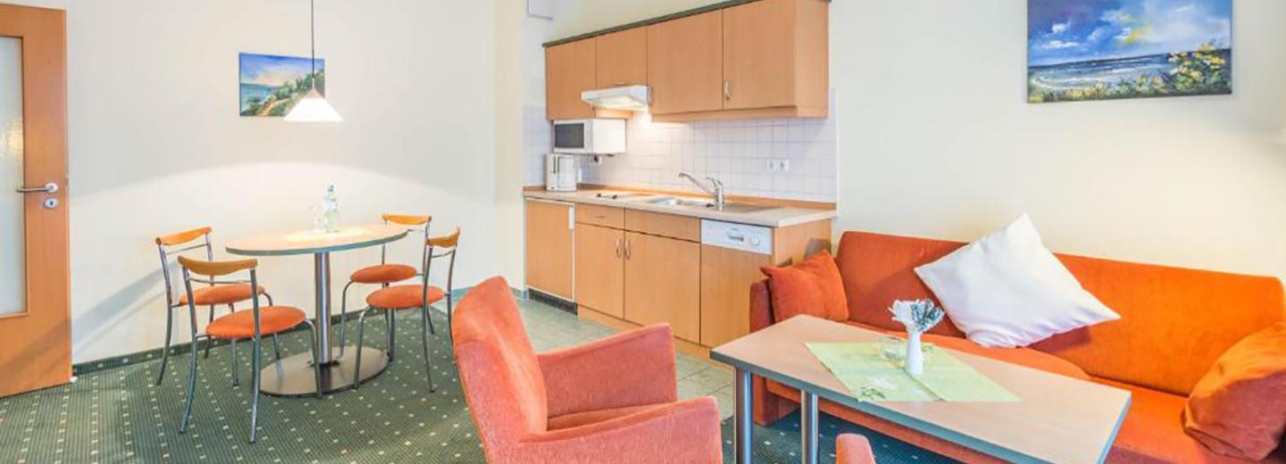 © Eurotours 2-Zimmer-Apartment - Landseite