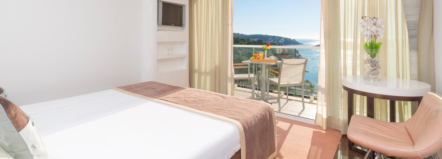 © Eurotours Doppelzimmer Superior Balkon Meerblick