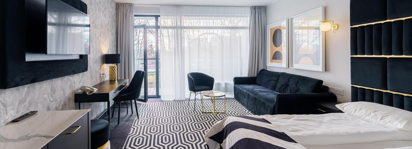 © Eurotours Dreibettzimmer Standard Balkon