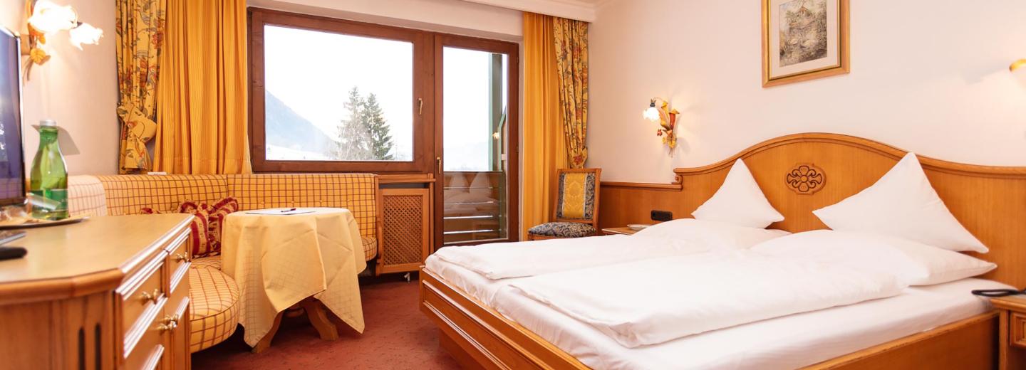 © Eurotours Doppelzimmer Balkon Bergblick "Smaragd"