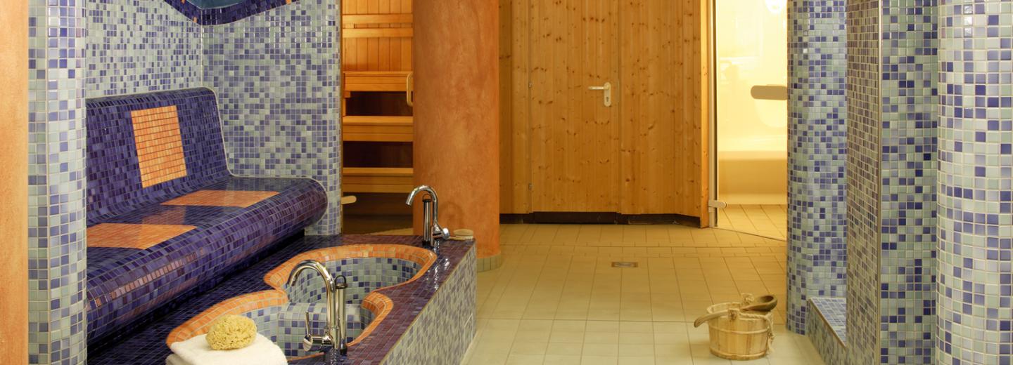 © Eurotours Hoch hinaus mit dem schnellsten Lift Europas