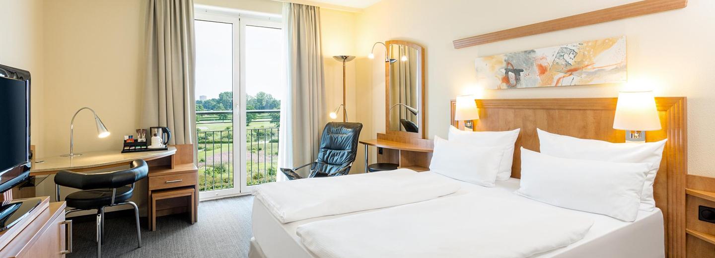 © Eurotours Doppelzimmer Standard "mit Aussicht"