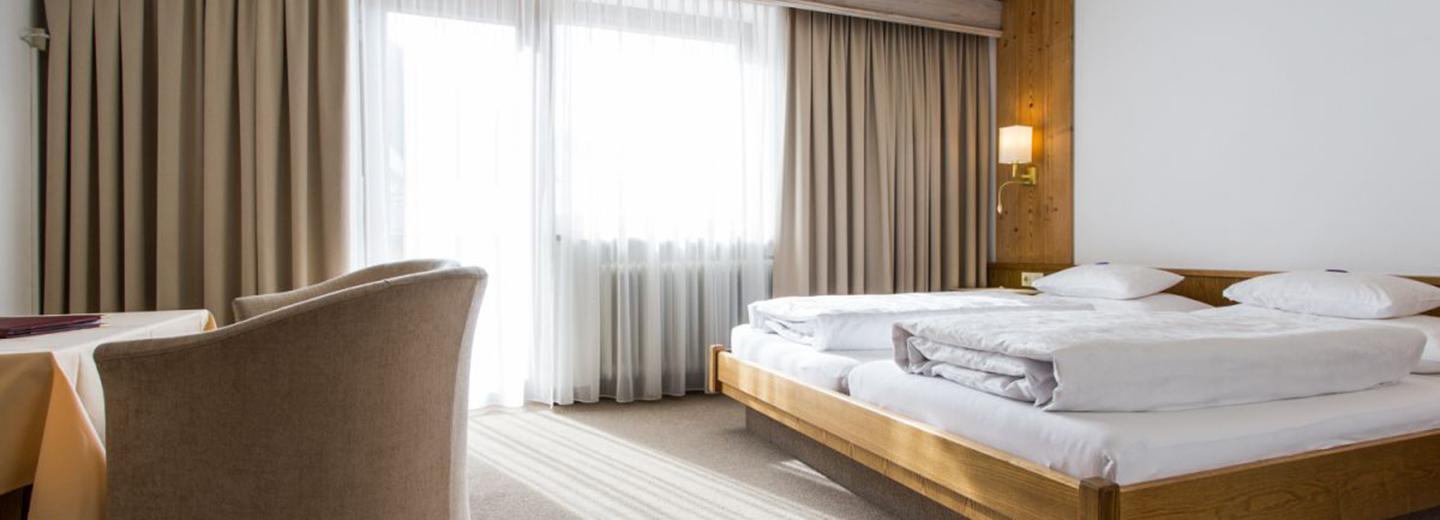 © Eurotours Doppelzimmer Balkon "Basic Small Residenz A"