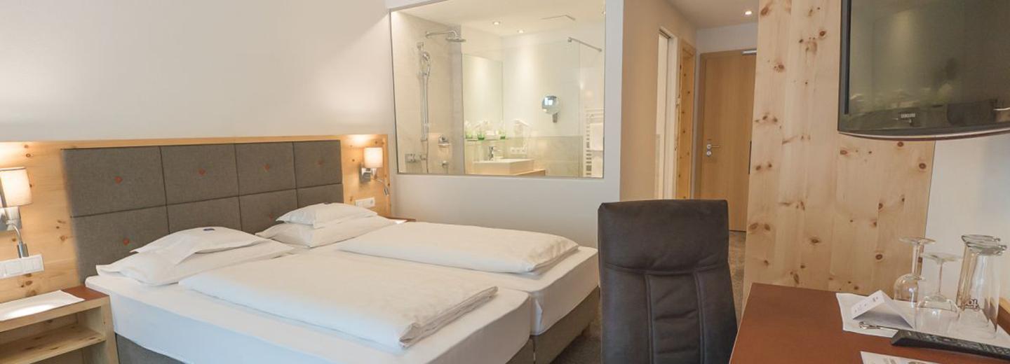 © Eurotours Doppelzimmer Balkon "Almhof 4*S"