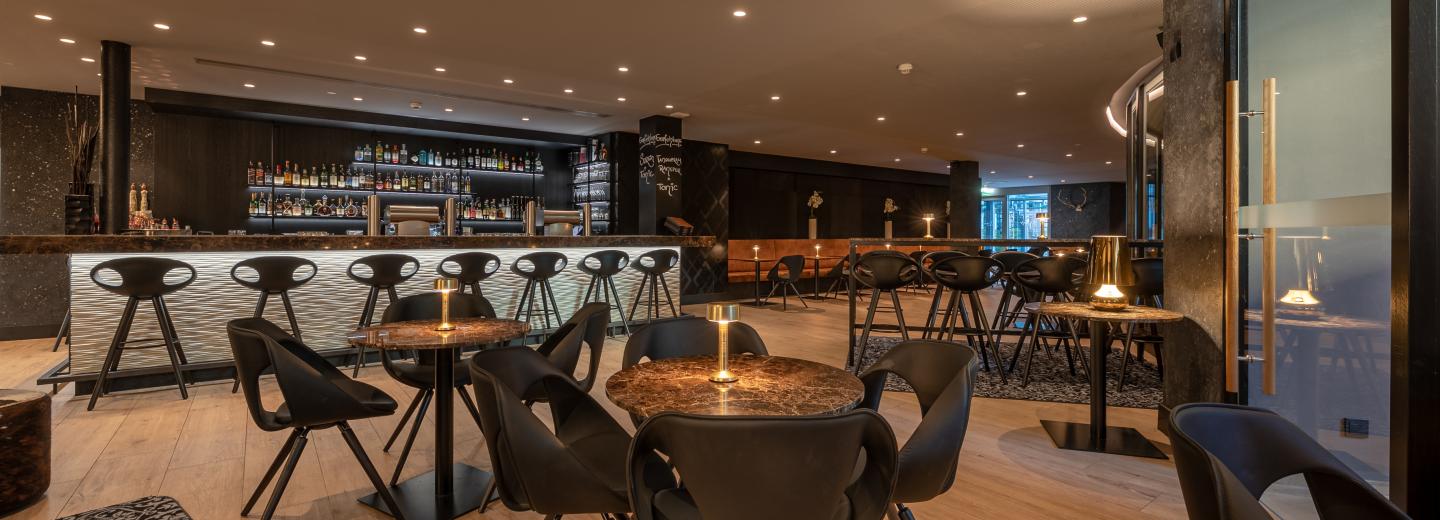 © Eurotours Woodfire Bar