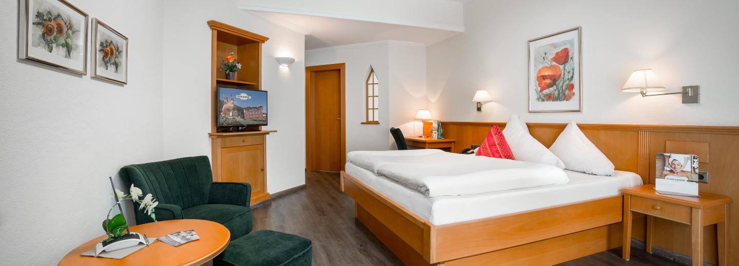 © Eurotours Vierbettzimmer Comfort Balkon "Panorama"