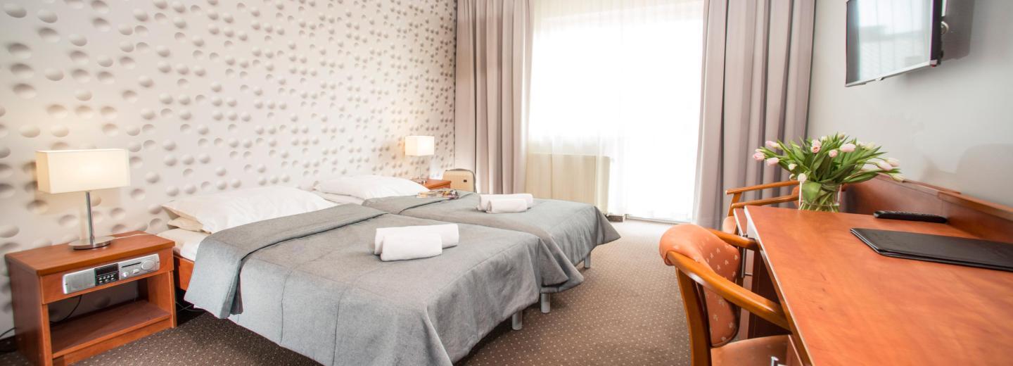© Eurotours Doppelzimmer Comfort Balkon "mit Zustellbett"