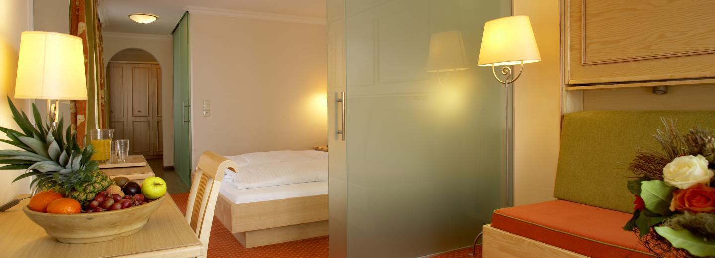 © Eurotours Vierbettzimmer Extra Balkon "Talblick"