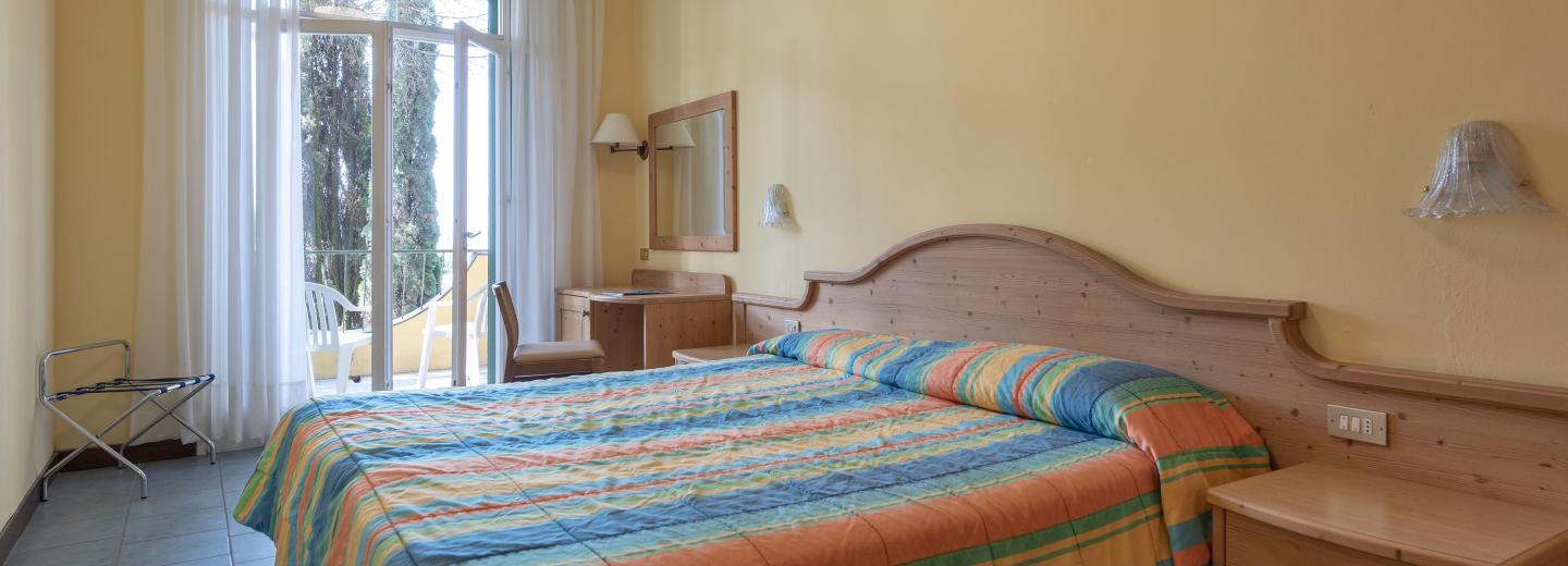 © Eurotours Dreibettzimmer Standard Balkon