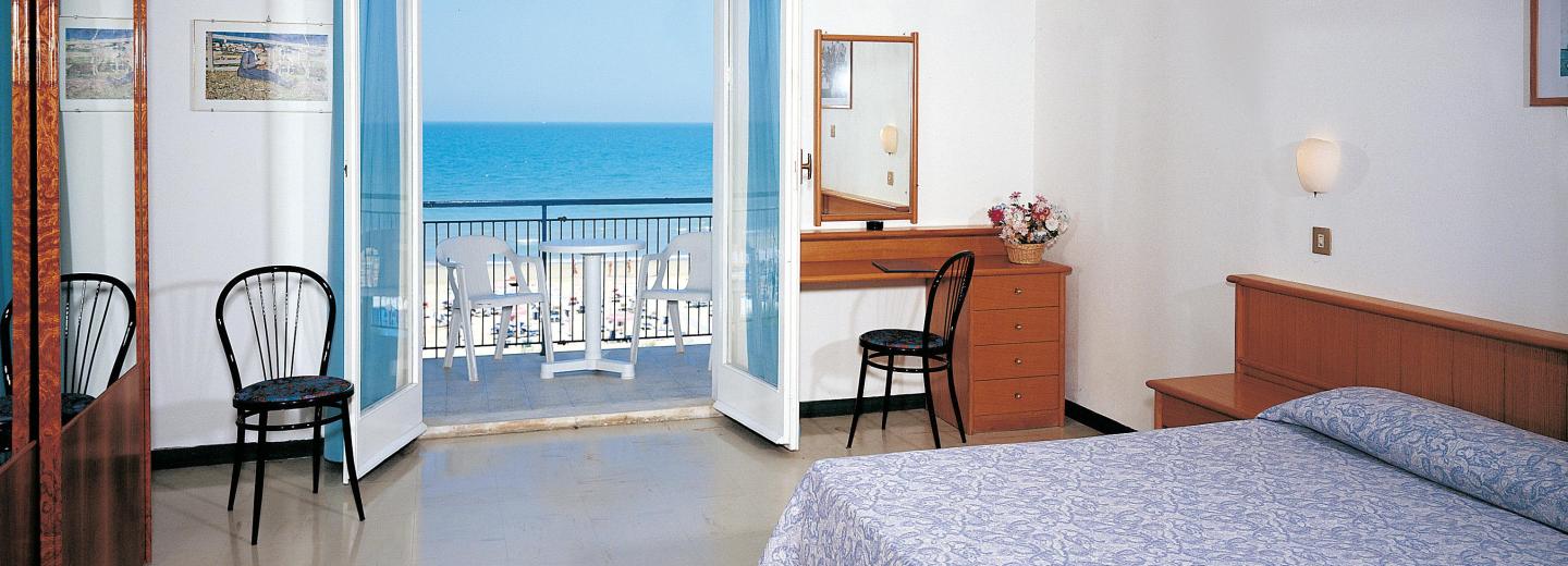 © Eurotours Vierbettzimmer Standard Meerblick