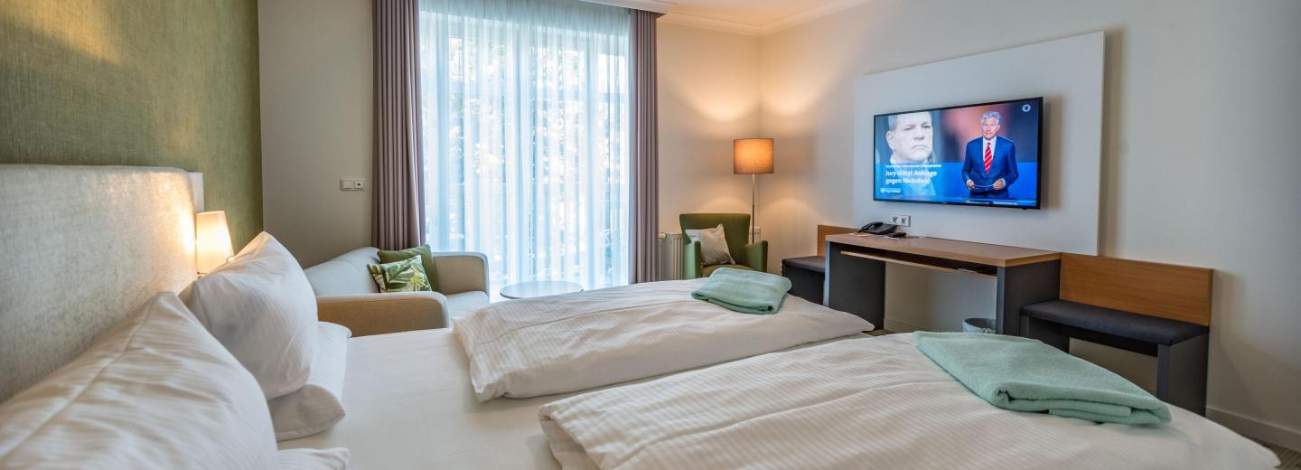 © Eurotours Doppelzimmer Balkon "Landseite"