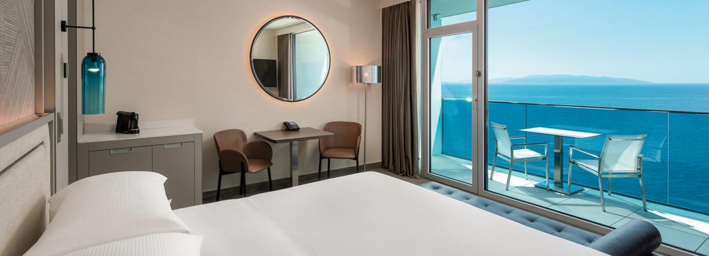 © Eurotours Doppelzimmer Balkon Meerblick "king guest room"