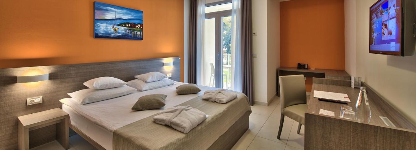 © Eurotours Doppelzimmer Standard Balkon Meerseite "Hotel Iris"