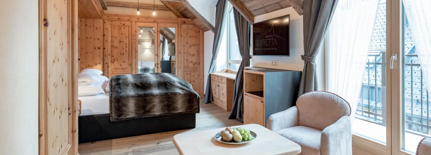 © Eurotours Doppelzimmer Deluxe "Ischgl Zirbe"