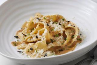 Pasta mit Käse und Pfeffer