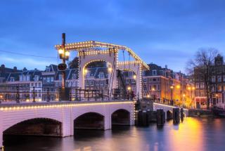 Die Magere Brug ist sehr romantisch Die Magere Brug ist sehr romantisch