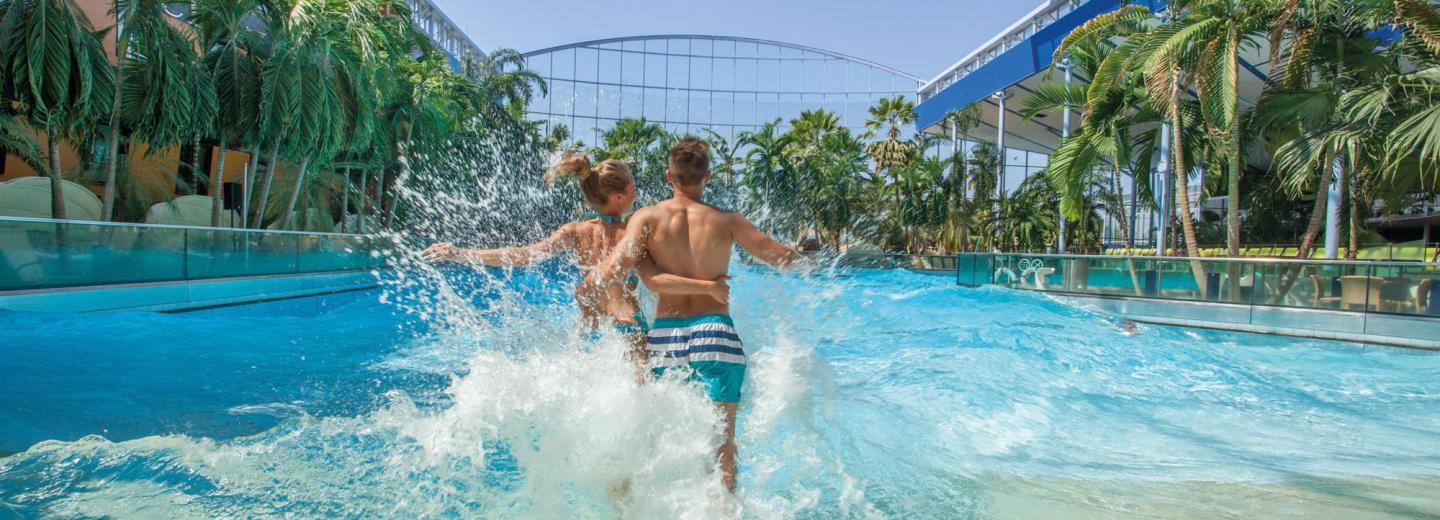 © THERME ERDING Wellenbad, THERME ERDING