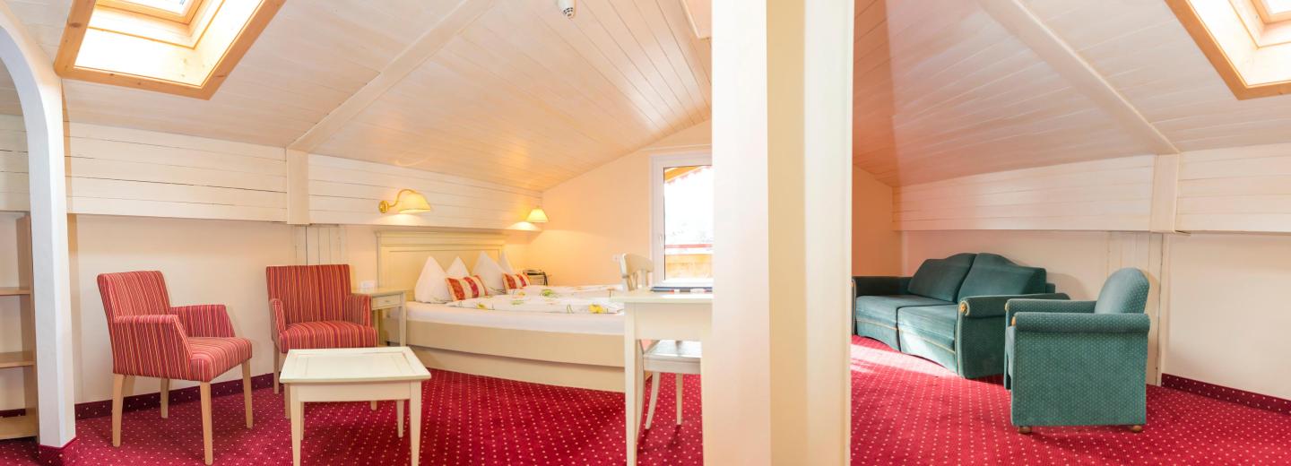 © Eurotours Junior Suite Superior Balkon "Mansarde Schneewittchen"