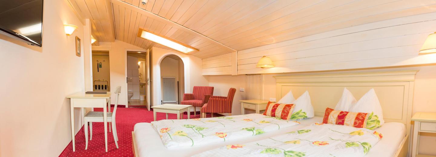 © Eurotours Junior Suite Superior Balkon "Mansarde Schneewittchen"