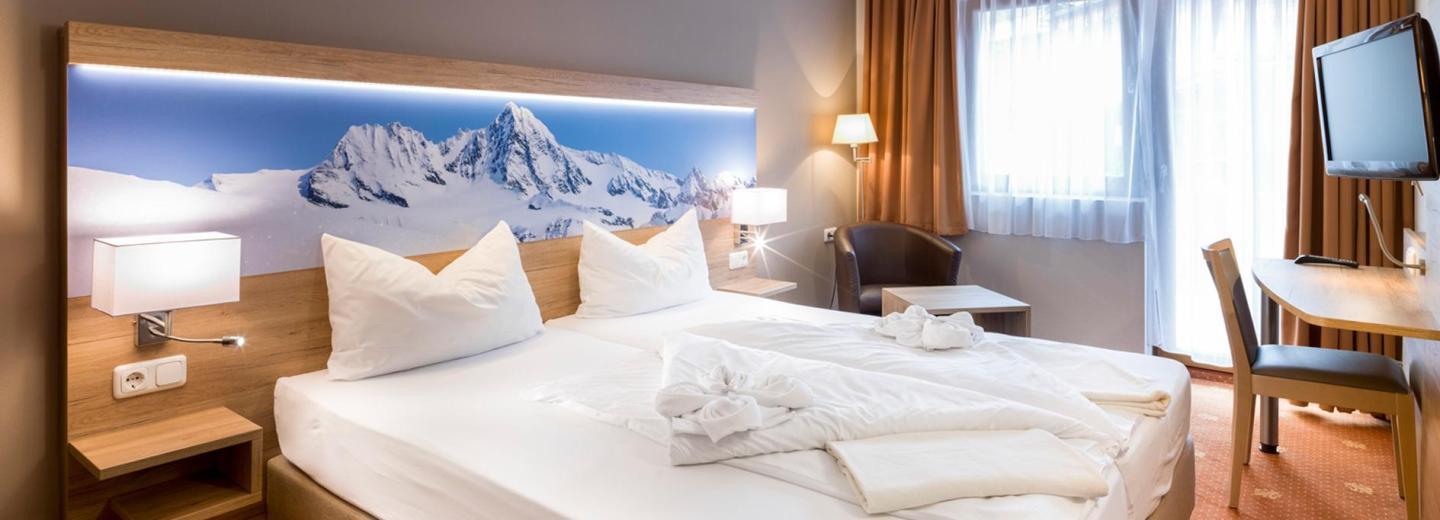 © Eurotours Doppelzimmer Standard Balkon Nebenhaus "Haus Figol"