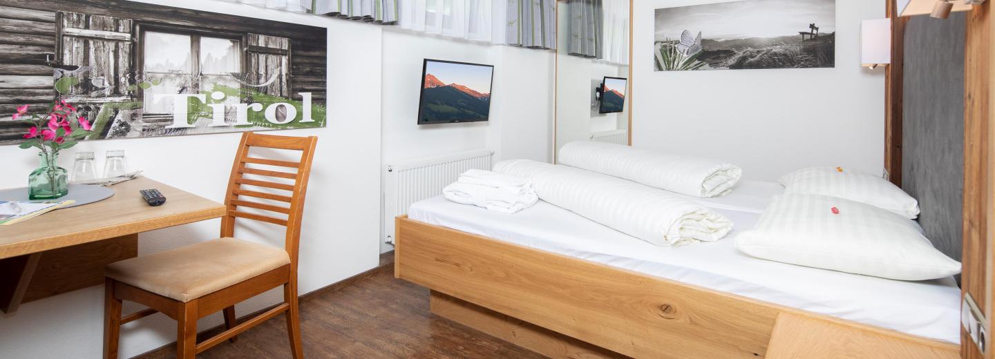 © Eurotours Zimmerbeispiel Doppelzimmer Standard Balkon